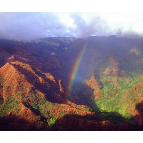 USA, Hawaii, Kauai A rainbow over Waimea Canyon